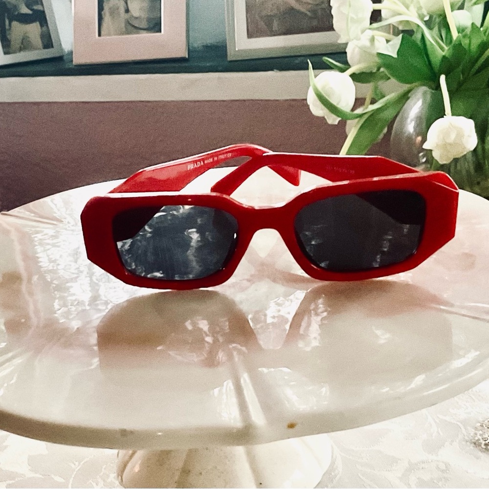 STRIKING PRADA EXCELLENCE!
NEVER WORN.  LIKE NEW - Picture 2 of 7